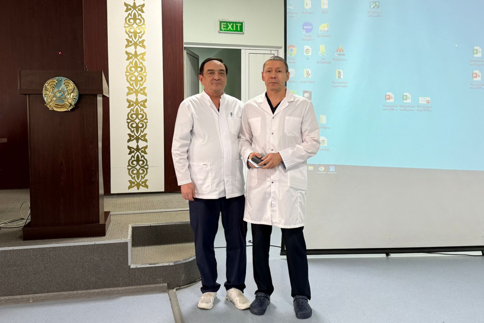 Награждение сотрудников в преддверии Дня Независимости Республики Казахстан