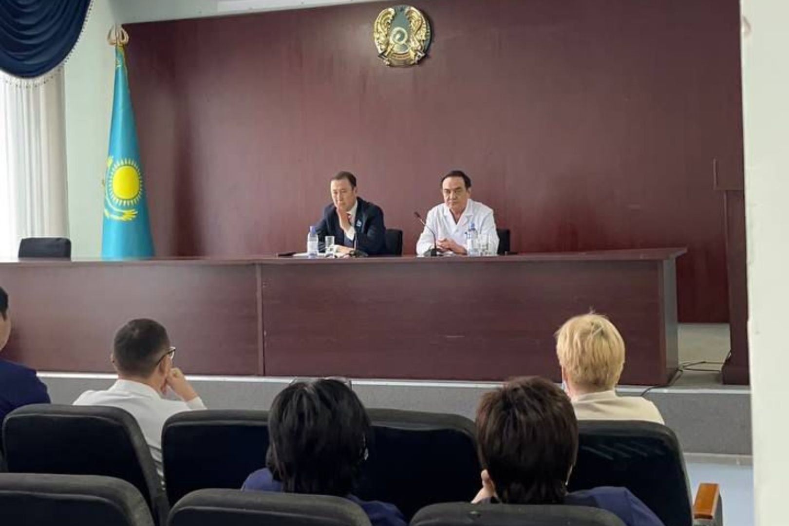 Рабочая встреча с депутатом маслихата по вопросам проведения референдума